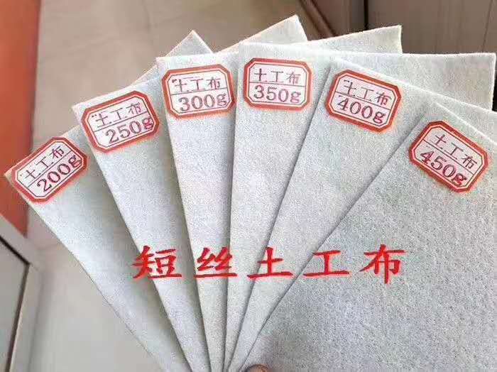 供應全國各種用途無紡布、長絲布、滌綸布生產(chǎn)廠家